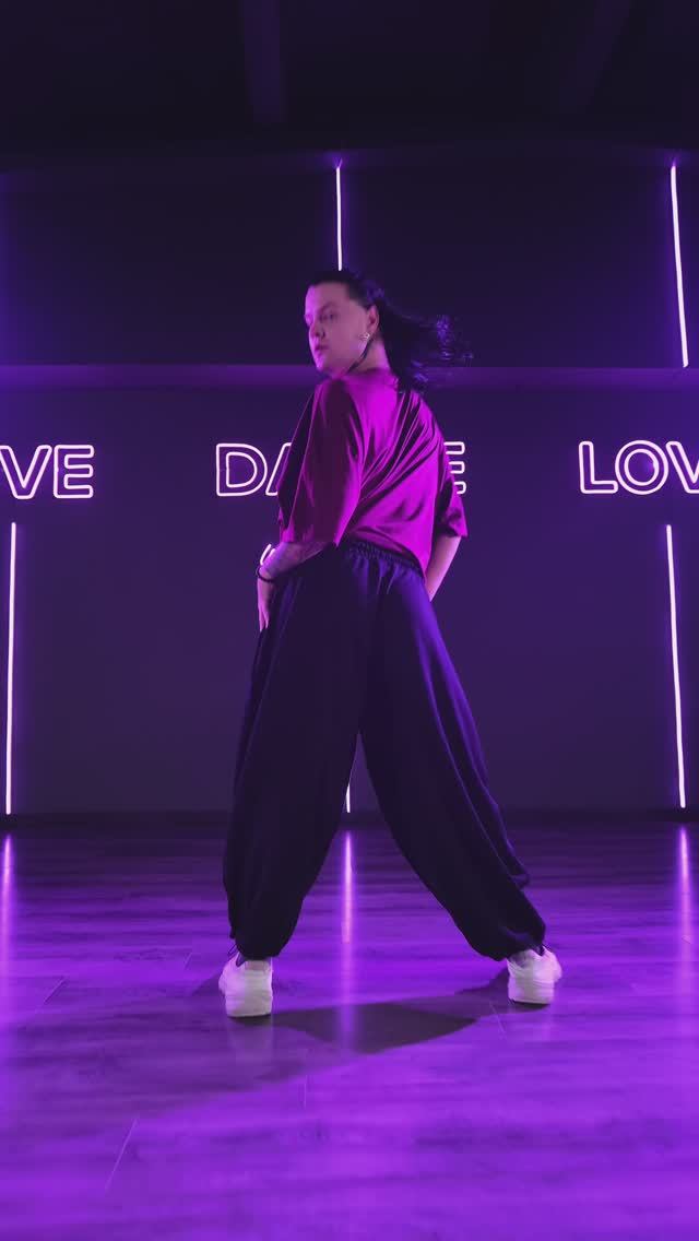 JAZZ-FUNK с DENI🔥 Танцевальный центр S17 Конюшенная площадь, 2В смотреть онлайн