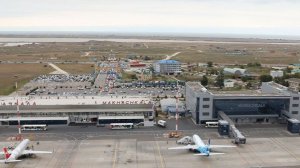 Самолет выкатился за пределы полосы при посадке в аэропорту Махачкалы