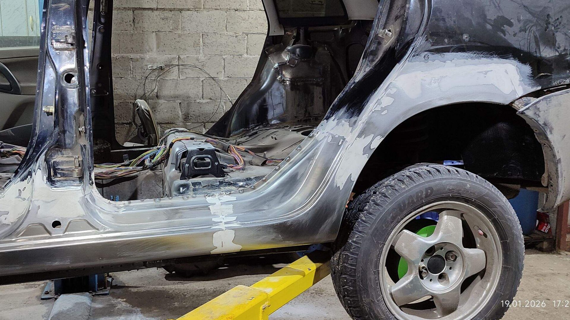 Кузовной ремонт Калины. часть 8 ( шпаклёвка ) смотреть онлайн