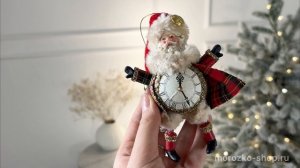 Ёлочная игрушка ДЕД МОРОЗ И ЧАСЫ, полистоун, текстиль, красный, 14 см, B87016-1