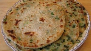 Китайские слоеные лепешки с зеленым луком