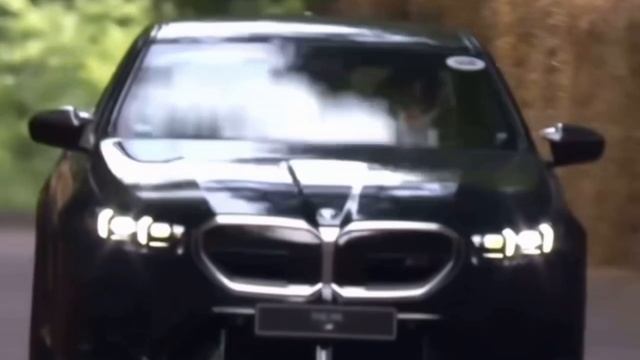 Обзор BMW M5 — мощный зверь на колесах смотреть онлайн