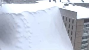 Сугробы на Камчатке до 9 го этажа