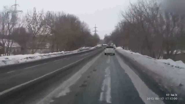 Безумные Случаи на Ледяной Дороге, Снятые на Камеру. Видео из интернета. смотреть онлайн