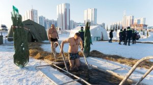Православные югорчане окунулись в крещенские купели
