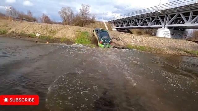 Плохие дороги во всём мире: грязь, снег и выживание смотреть онлайн