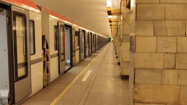 Поезд Балтиец. Станция Гражданский проспект смотреть онлайн