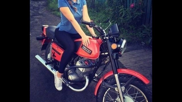 ДЕРЕВЕНСКИЕ Девушки на мотоциклах смотреть онлайн