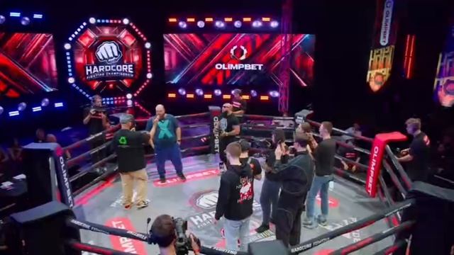 Чемпион мира по пощёчинам ударил Анатолия Сульянова👊 смотреть онлайн