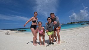 Семейная поездка на Мальдивы в 2025 году.