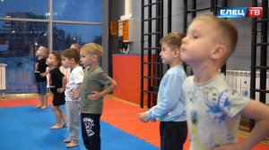 На татами малыши: во Дворце спорта им. Александра Петрова учат азам киокусинкай каратэ ельчан