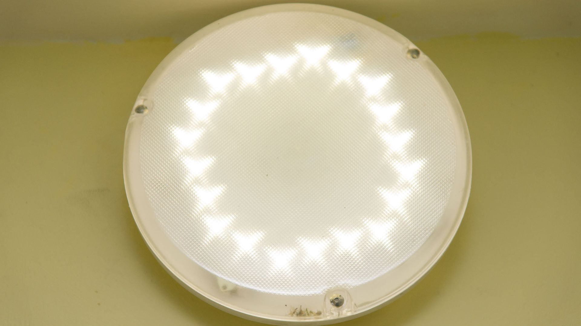 Светодиодные светильники LED смотреть онлайн