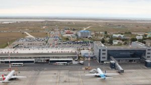 Самолет выкатился за пределы полосы при посадке в аэропорту Махачкалы