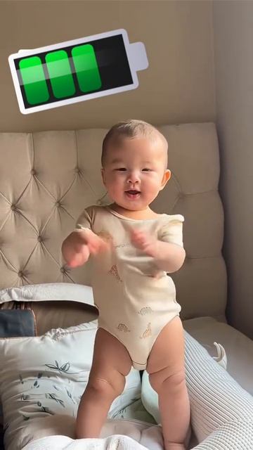 малыш танцует смотреть онлайн