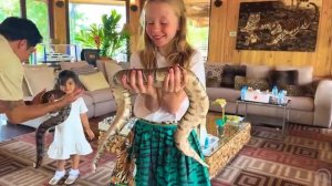 Пасхальный челлендж Насти и её подруг