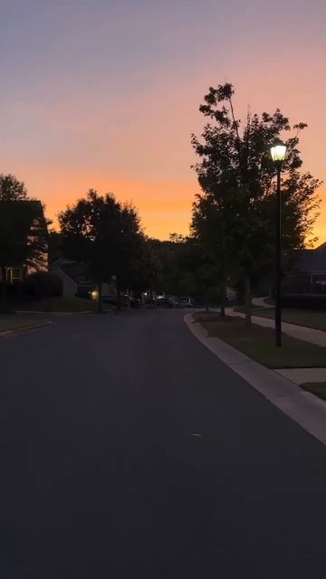 ❤️ Dreamy Small Town Vibes ❤️ #edit #shorts #aestheic #cinematic #music #electronicmusic #nbsplv смотреть онлайн