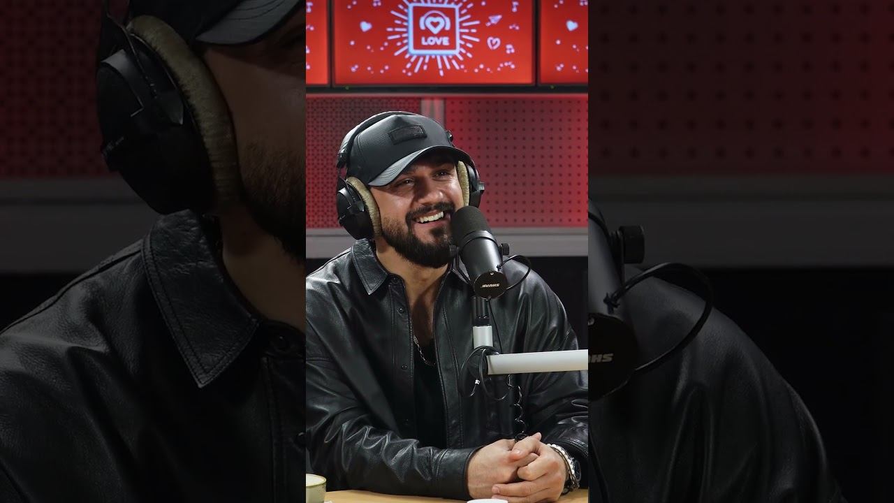 JONY vs. нейросеть! Сможет ли он отгадать свою песню, которую переделал ИИ? смотреть онлайн