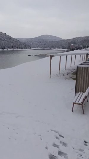 Кипарисовое озеро Сукко в снегу наполняется водой 17 января 2026. Репортаж Светланы Тихоновны