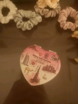 красимся и общаемся.