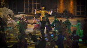 Воспитанники Классического пансиона МГУ в ледовом шоу "Лебединое озеро"