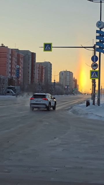 эффект гало в Новом Уренгое.
ямал солнце северяне