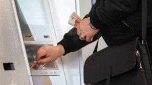 Средняя ставка по коротким вкладам в России упала ниже 15%