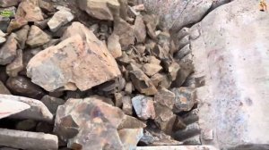 Строительство, дробление щебёнки