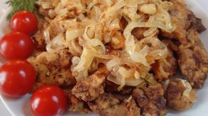 Интересное блюдо: "Отбивные из куриной печени с луком."