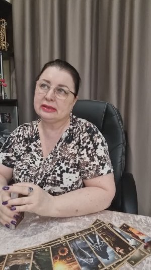 ОН ОЧЕНЬ ХОЧЕТ ПОГОВОРИТЬ! Его мысли сейчас! | Гадание таро расклад