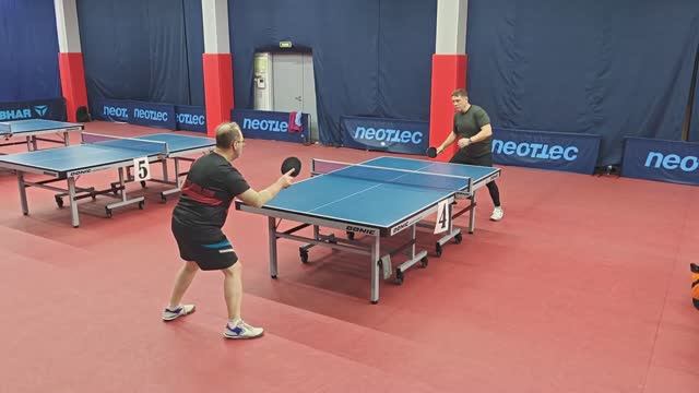 Чирков А. (700) - Жук О. (532) 05.01 турнир по настольному теннису ТТМаршал смотреть онлайн