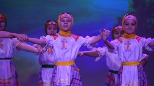 Танец "А мы по воду пошли"