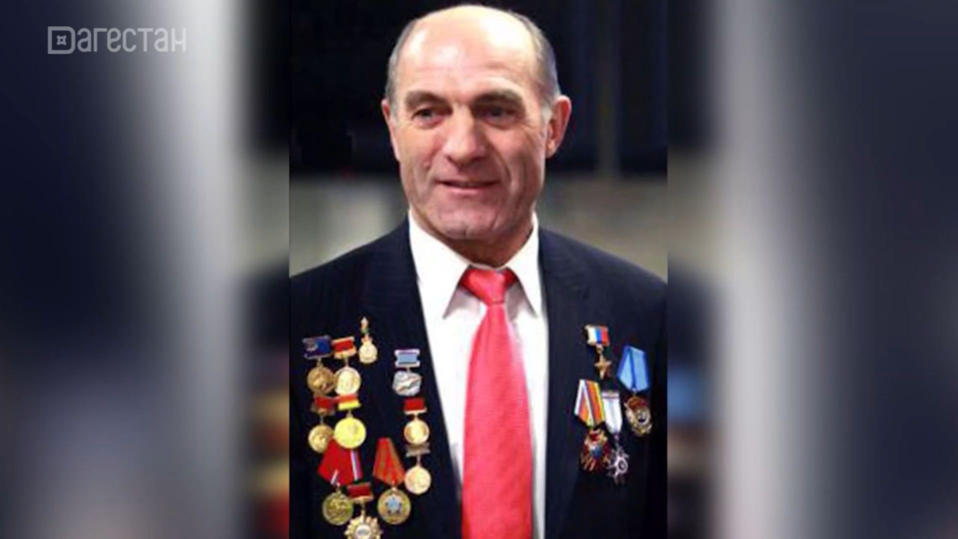 Герою России Магомеду Толбоеву исполнилось 75 лет