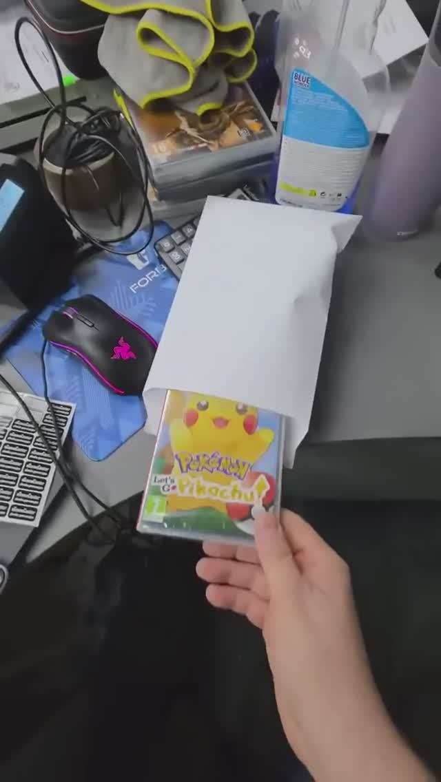 Пришёл покупать Pokemon под прикрытием. смотреть онлайн