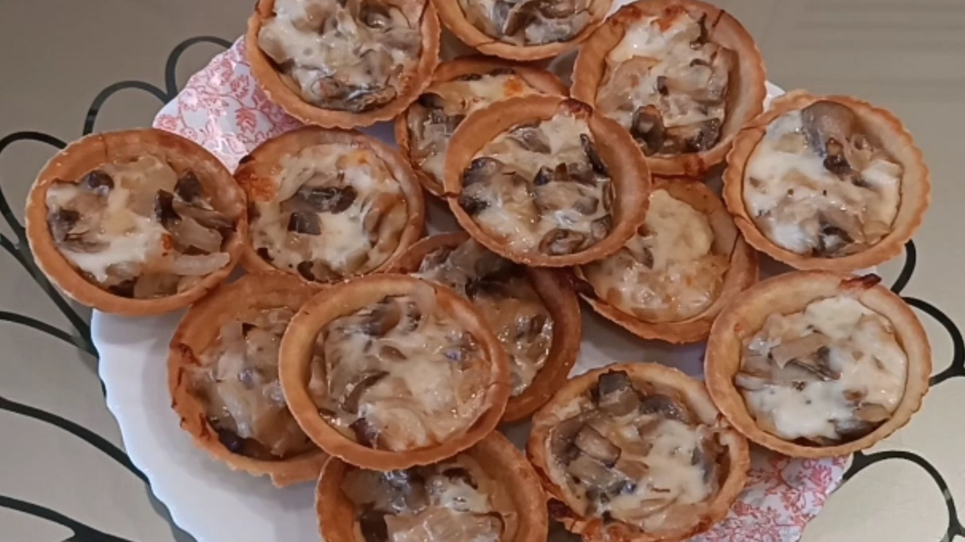 Тарталетки с грибами смотреть онлайн