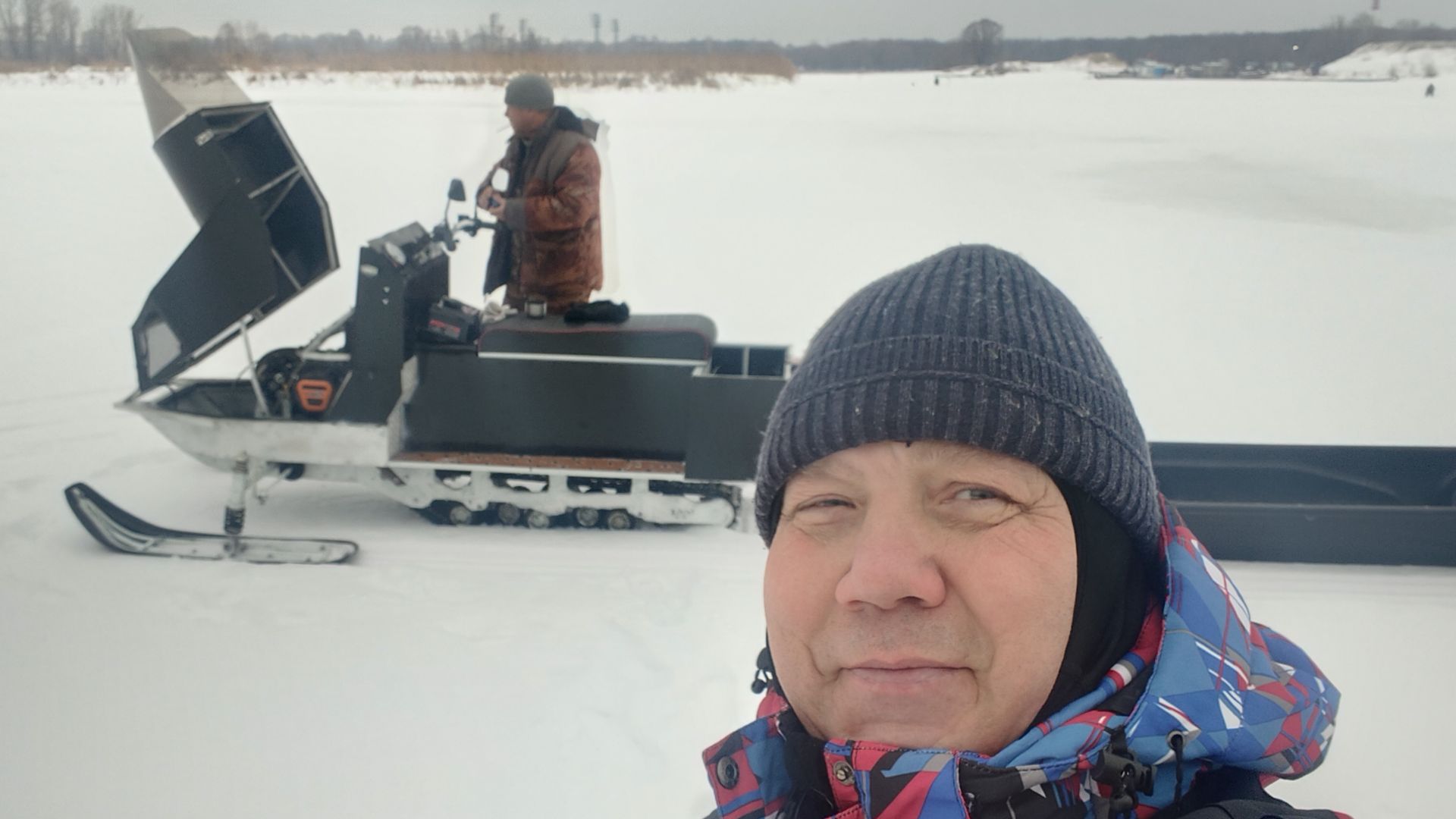 Прокатились поломались отремонтировались на снегоходе с другом Демьяном