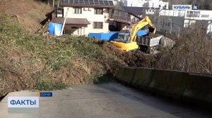 В Сочи восстановить проезд после схода оползня в селе планируют в течение суток