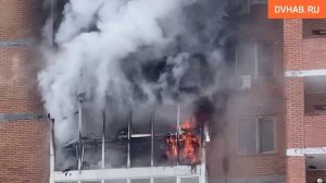 Пожар произошел в огороженной забором многоэтажке у арены «Ерофей»
