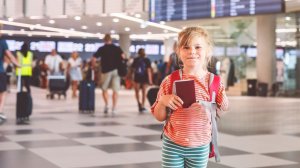 Новые правила выезда детей за границу вступили в силу в России