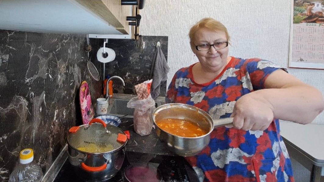 Готовлю подливку из куриной грудки. смотреть онлайн