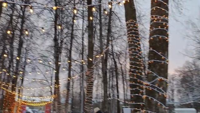 #,ёлочка наша ещё стоит красавица смотреть онлайн