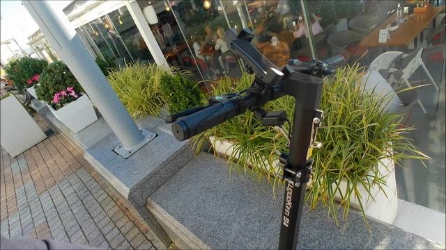 на самокатах.. мидийное место, Сочи смотреть онлайн