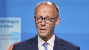 Bild: канцлер ФРГ Мерц не собирается ехать в Париж на саммит G7