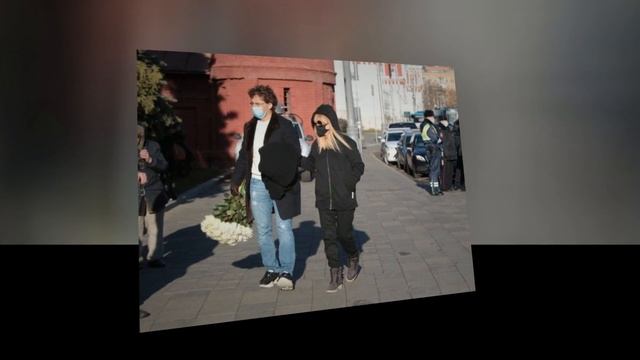 Пугачёва возвращается в Россию, требуя обратно смотреть онлайн