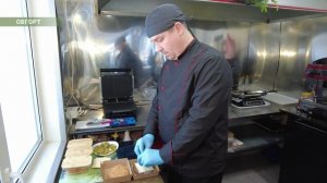 Гамбургер и чашечку кофе, пожалуйста...