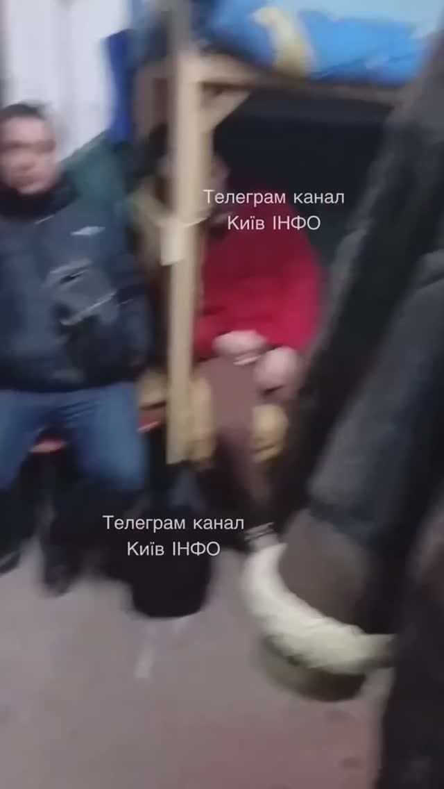 Похищенный ТЦК мужчина показал, как выглядит распределитель в Белой Церкви (2) смотреть онлайн