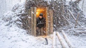 Соорудил скрытое убежище под корнем дерева зимой. Бушкрафт
