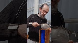 Отливаю восковые свечи для Венчания