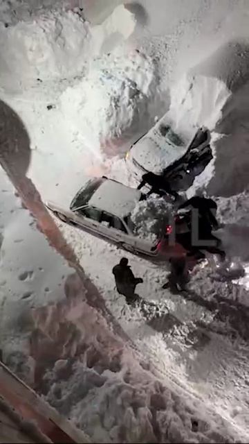 Глава Камчатки запросил федеральную помощь в уборке снега "Дорожники максимально мобилизовались... смотреть онлайн