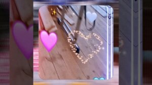 1000046619.mp4 (Собака наблюдает за устройством лестницы на 2 этаж в доме А-фрейм)