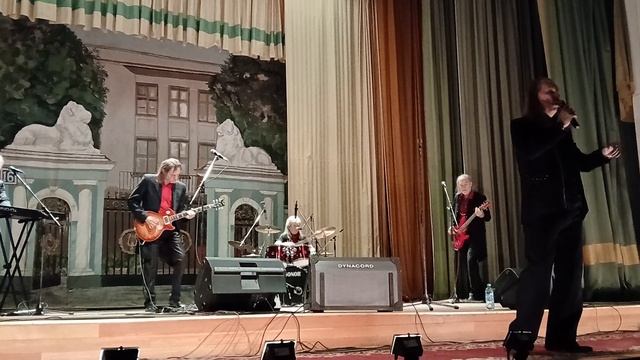 18-01-2026  ВИА КРАСНЫЕ  МАКИ   МОСКВА ЦДУ ЧАСТЬ-5 смотреть онлайн